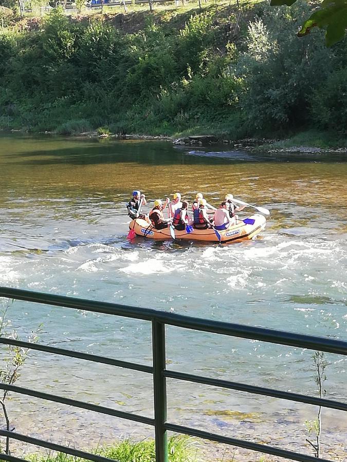 Holiday Homer Kuca Na Obali Vrbasa Banja Luka Eksteriør bilde